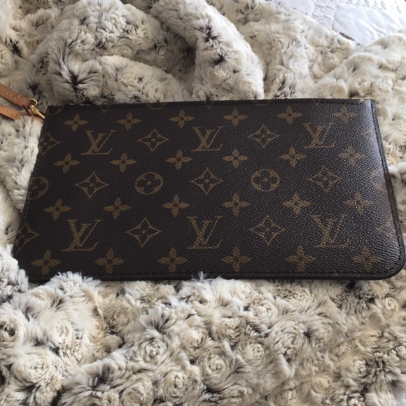 Louis Vuitton Accessories - Louis Vuitton Wristlet